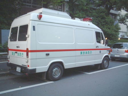 たつや様 リクエスト3点 ベンツ、救急車、ブルドーザ 楽天市場】Bruder（ブルーダー）MB 救急車（フィギュア付き